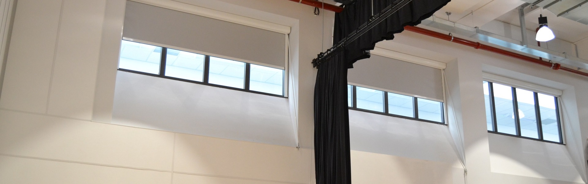 decor 555 EdgeFast blackout blinds with crank operation